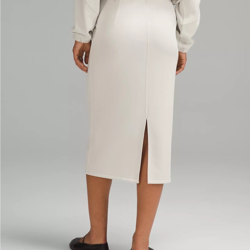 Lululemon Softstreme High Rise MIDI Skirt - Picture 2 of 6